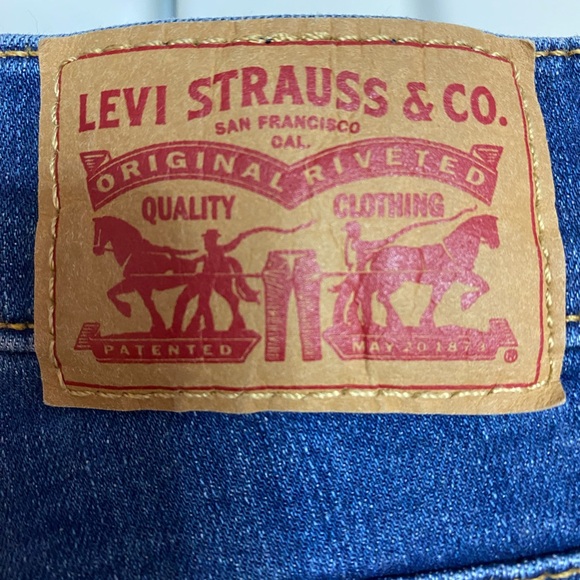 Women’s Levi Strauss & Co high rise supper skinny jeans size 27 waist. - Picture 3 of 4